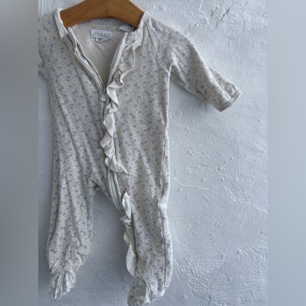 0-3M Jamie Kay Organic Cotton Melanie Onepiece in the Emmy Lilac pattern - Picture 5 of 5